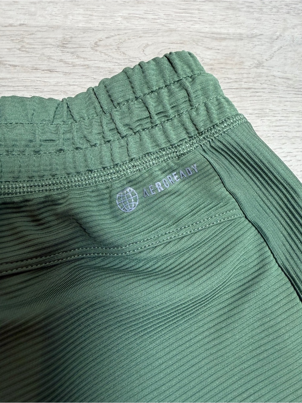 adidas Women's Pacer Ribbed Training Shorts Olive Green - Size M EUC - Picture 8 of 10